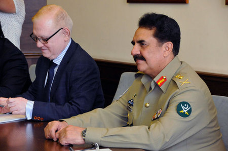 Pákistánskou delegaci vedl generál Raheel Sharif v doprovodu velvyslance Pákistánu v Praze Tajammul Altaf Chughtaie 