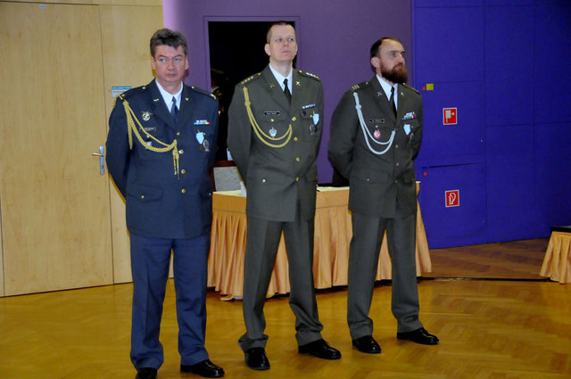 Tito tři vyznamenaní vojáci působili v misi EU NAVFOR  na velitelství v britském Northwoodu