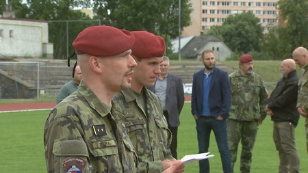 Army test proběhl pod dohledem příslušníků 43. výsadkového praporu 