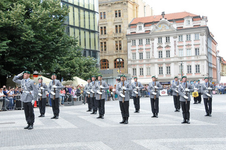 Armádu Spolkové republiky Německo reprezentoval Strážní prapor Bundeswehru z Berlína. Cvičícím vojákům velel poručík Denis Lau