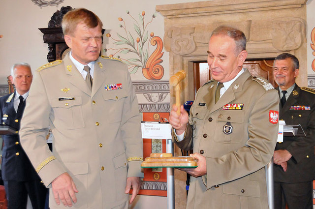 Polský náčelník generálního štábu generál  Mieczysław Gocuł potvrdil převzetí předsednictví vojenské části zemí V4