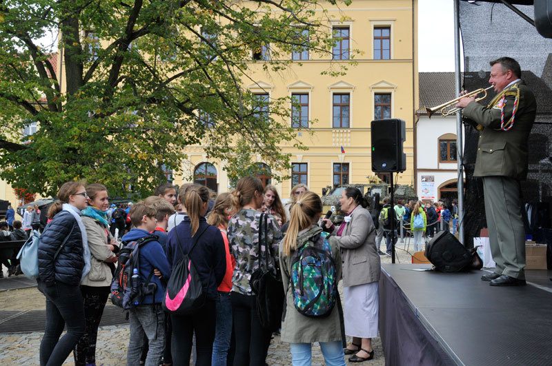 Až deset bodů bylo možné získat při vědomostní soutěži, kterou si připravili umělci z Ústřední hudby AČR