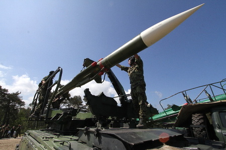 „Cíl zničen, spotřeba dvě,“ hlásí operátor radiolokátoru SURN CZ