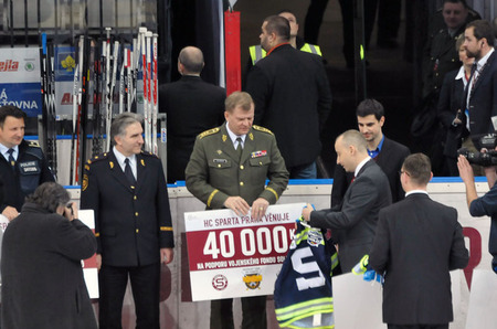 Sparta vzdala hold všem, kteří za nás denně nasazují životy