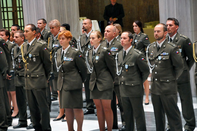 Za misi v Afghánistánu a především za perfektně zde odvedenou práci, obdrželi medaile za Službu v zahraničí příslušníci 16. jednotky polního chirurgického týmu