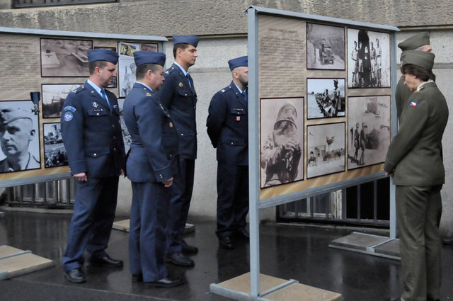 Jako první si výstavu prohlédli příslušníci Generálního štábu AČR