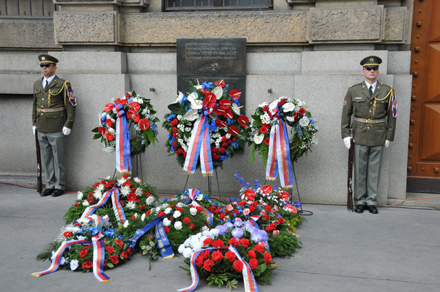 Z pietní vzpomínky na generála Heliodora Píku v Praze na Vítězném náměstí 21. června 2012