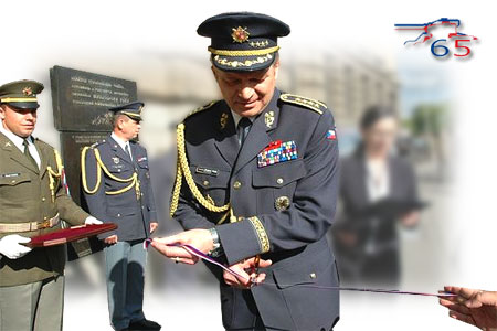 Vernisáž výstavy před Generálním štábem AČR