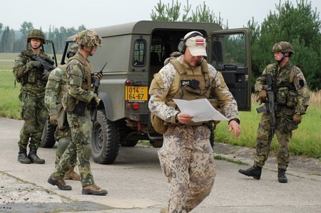 Ample Strike 2014 cvičí na bechyňském letišti