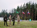 V silách polské 212. mechanizované divize působí kromě české armády také jednotky Litvy a USA. Právě velitel americké brigády plukovník Mark Jackson a po něm velitel polské divize generál Marek Mecherzyňski navštívili v uplynulých dnech českou jednotku. Velitel brigády plukovník Josef Kopecký své kolegy seznámil se strukturou hlavního místa velení a nadřízenému veliteli divize doložil plněné úkoly. 