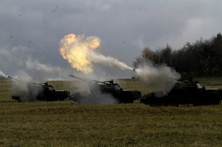 Cvičení Joint Fires 2017 vyvrcholilo ostrými střelbami dělostřelců