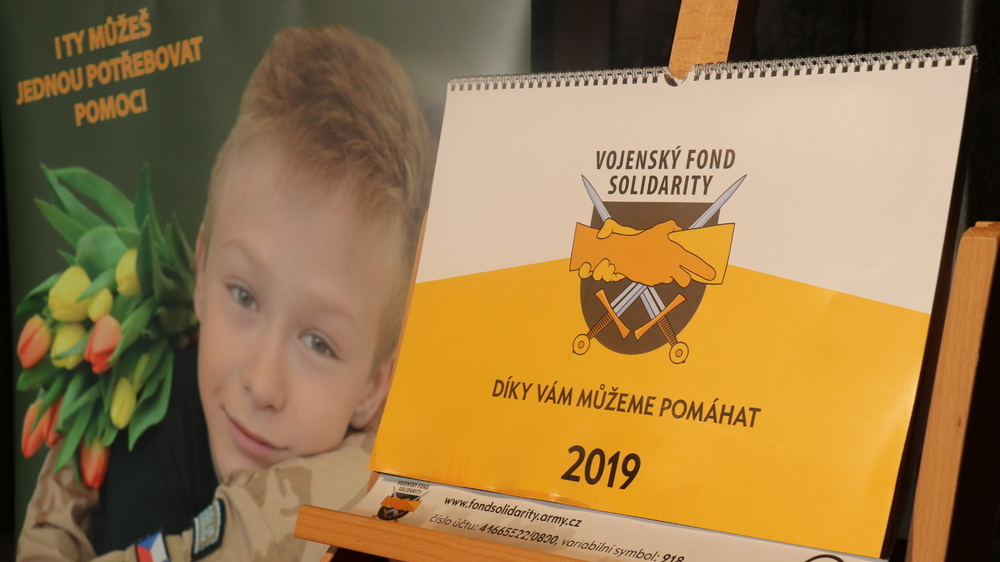 Kalendář Vojenského fondu solidarity může díky vám pomáhat