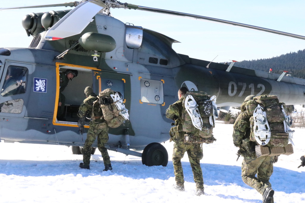 Ve scénáři byla i aeromobilní operace, která je nejefektivnější v rámci výsadkových jednotek.
