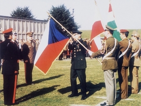 Ilustrační obrázek ke článkuPřed 27 lety vstoupila Česká republika do NATO