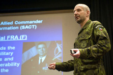 Armády se mění. Dnes může o budoucnosti konfliktu rozhodnout i desátník