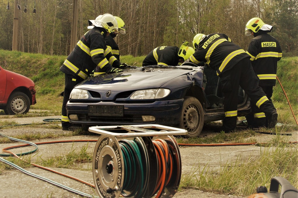 Nácvik vyproštění osob při havárii automobilu