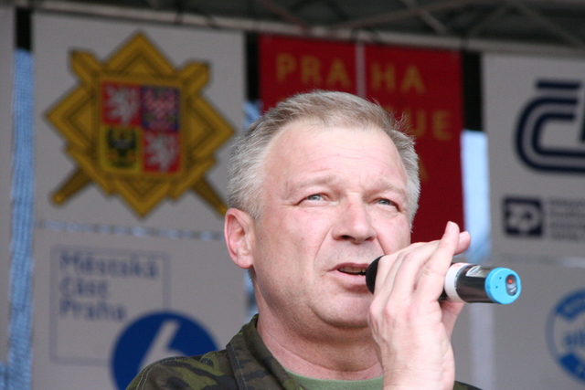 Náčelník GŠ armádní generál Vlastimil Picek při slavnostním zahájení