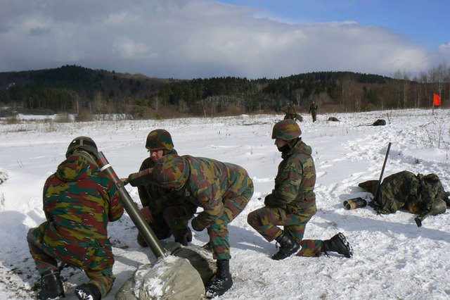 Výcvik belgických střelců z minometů