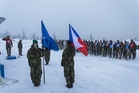 Nástup vojáků při slavnostním zahájení závodu 