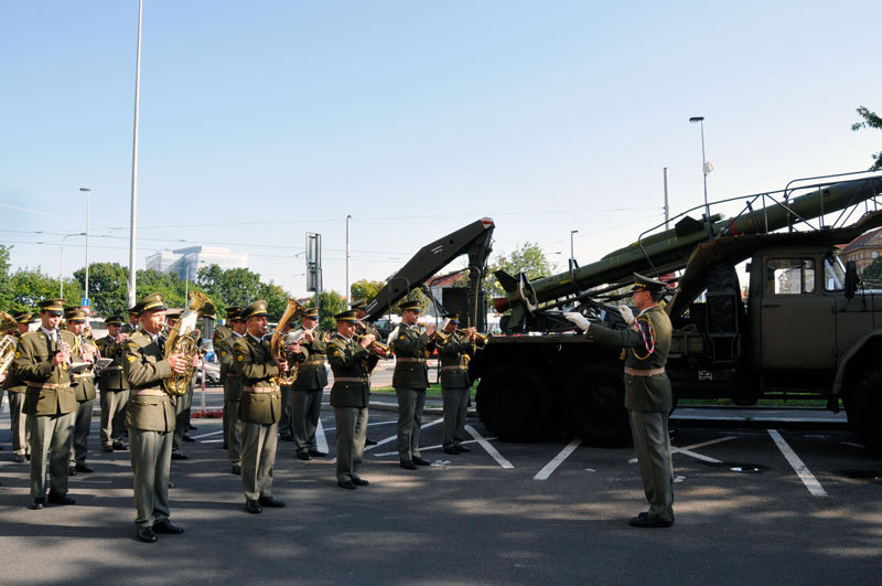 Ke slavnostnímu zahájení výstavy přispěla také Hudba AČR  pod taktovkou majora Patrika Spinka