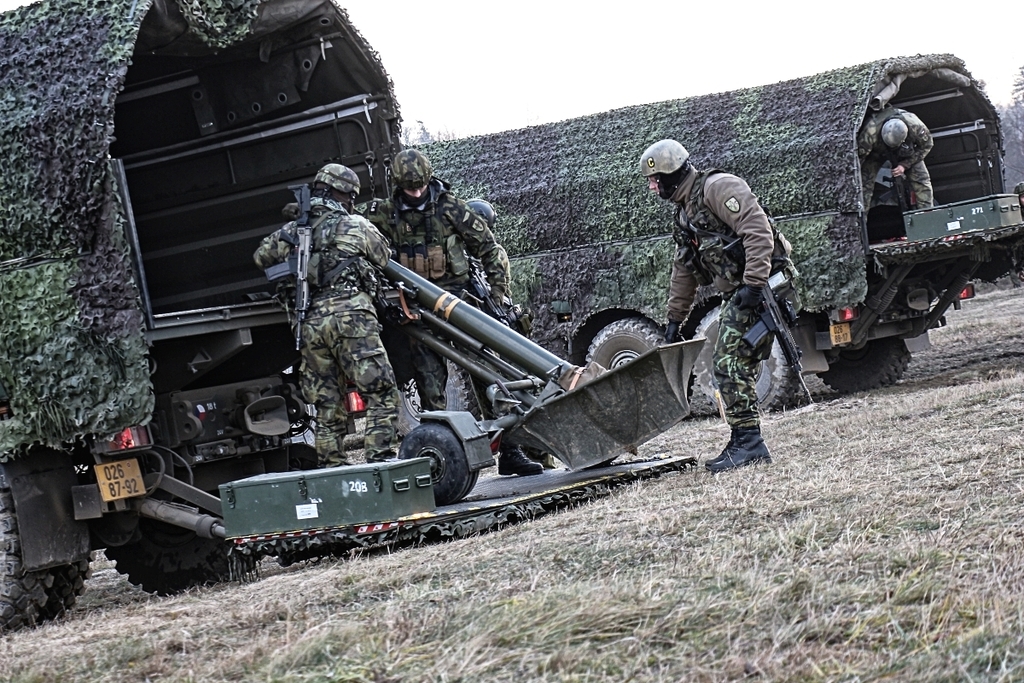 Příprava palebného stanoviště 120 mm minometu