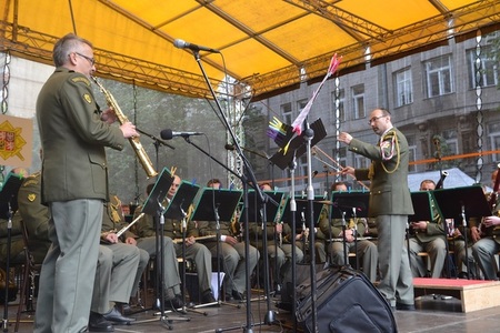 Mezinárodní den rodin oslavily spolu s Armádou České republiky stovky lidí