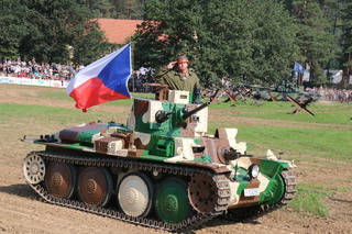 O úvod se postaral tank Lt-38