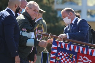 President Zeman presented the colours and conferred the honorary name of Major General Josef Duda on the 533rd Unmanned Systems Battalion