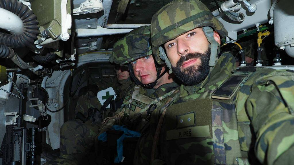 V bojovém vozidle pěchoty BVP-1 polské brigády