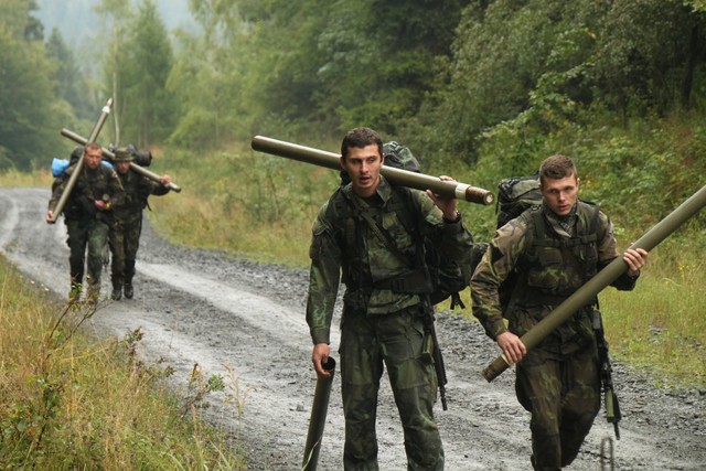  Družstvo bylo vybaveno materiálem ke zničení ženijního zátarasu