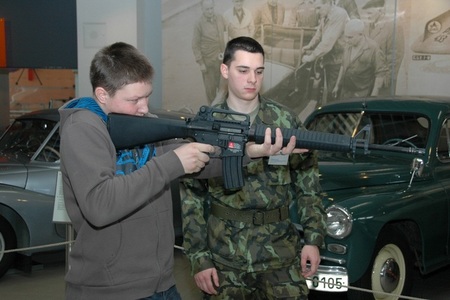 Univerzita obrany provozovala laserovou střelnici