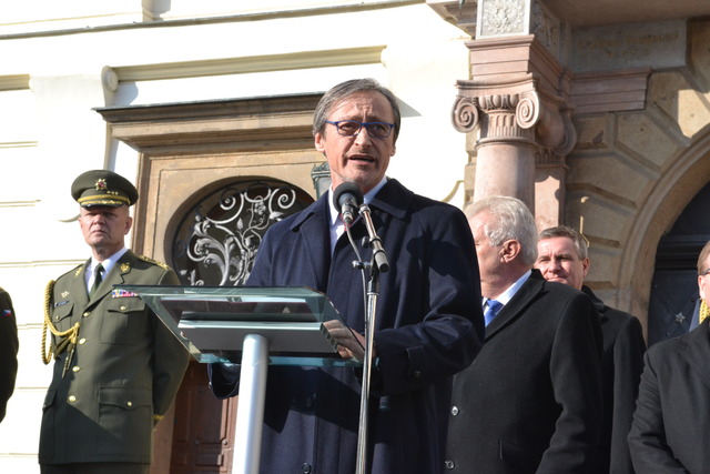 Projev k právě přísahajícím vojákům měl i ministr obrany Martin Stropnický