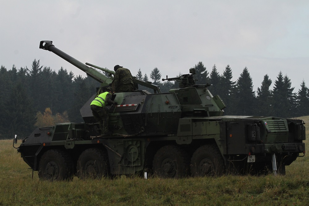 Palební rozhodčí musí před střelbou zkontrolovat palební prvky