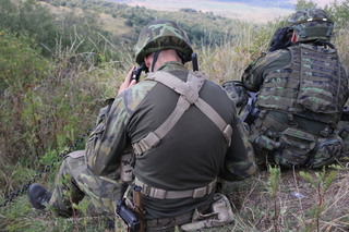 Úkolem dělostřeleckých návodčích, tzv. Forward Observer (FO), je vedení průzkumu a navádění paleb pozemního dělostřelectva. Jejich primárním úkolem je zjišťování nepřátelských cílů.