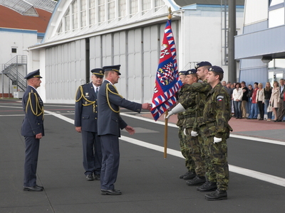 Oslava Dne ozbrojených sil znamenala pro kbelské také loučení s velitelem