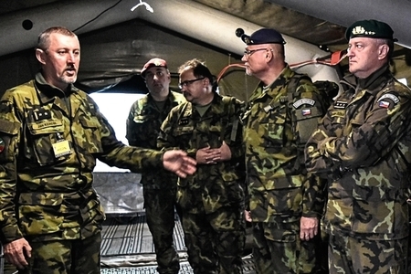 Cvičení Dukla Spirit 2017 prověřilo stovky vojáků ze zvládnutí efektivního řízení boje