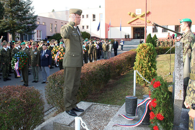 NGŠ AČR generál Bečvář při pietním aktu