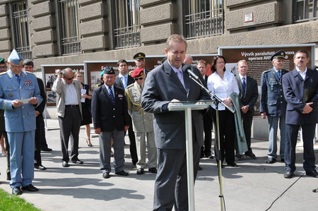 Náměstek ministra obrany Libor Karásek připomněl některé úseky ze života generála Heliodora Píky