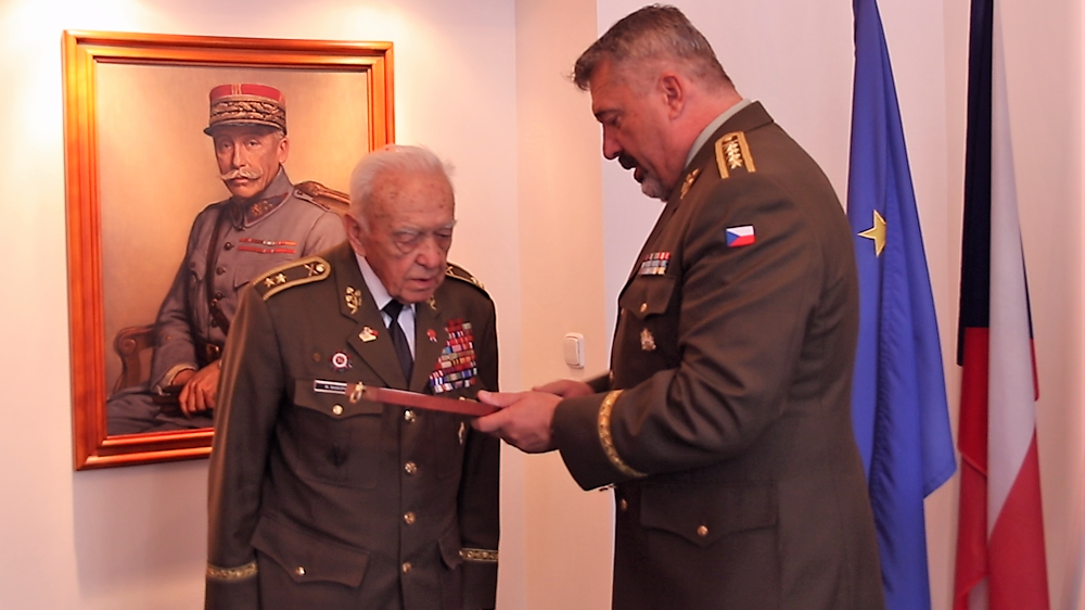 Náčelník generálního štábu popřál k životnímu jubileu válečnému veteránovi generálu Masopustovi