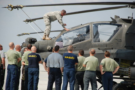 Ample Strike 2014: Letecké cvičení znamená pohotovost i pro hasiče