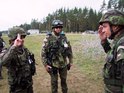  Generála Mecherzyňského vítá na hlavním místě velení náčelník štábu plukovník Gazda