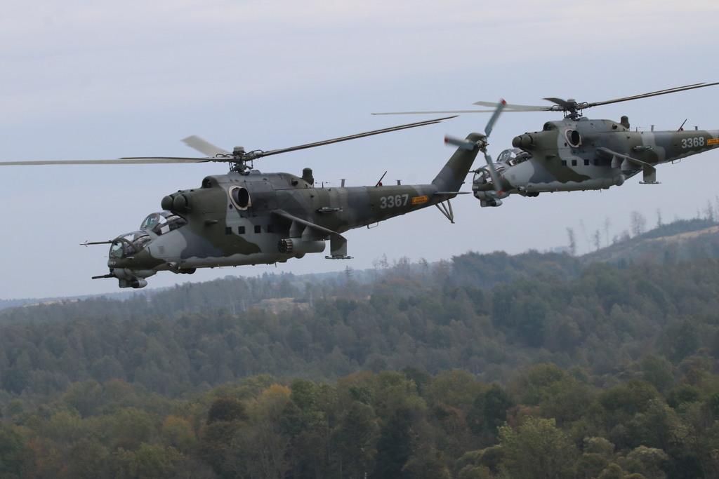 Bitevní vrtulníky Mi-24 v akci