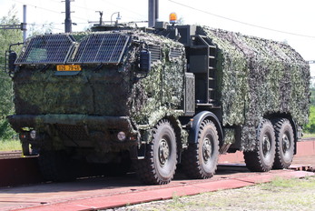 Jedním z nakládaných vozidel byla Tatra 815