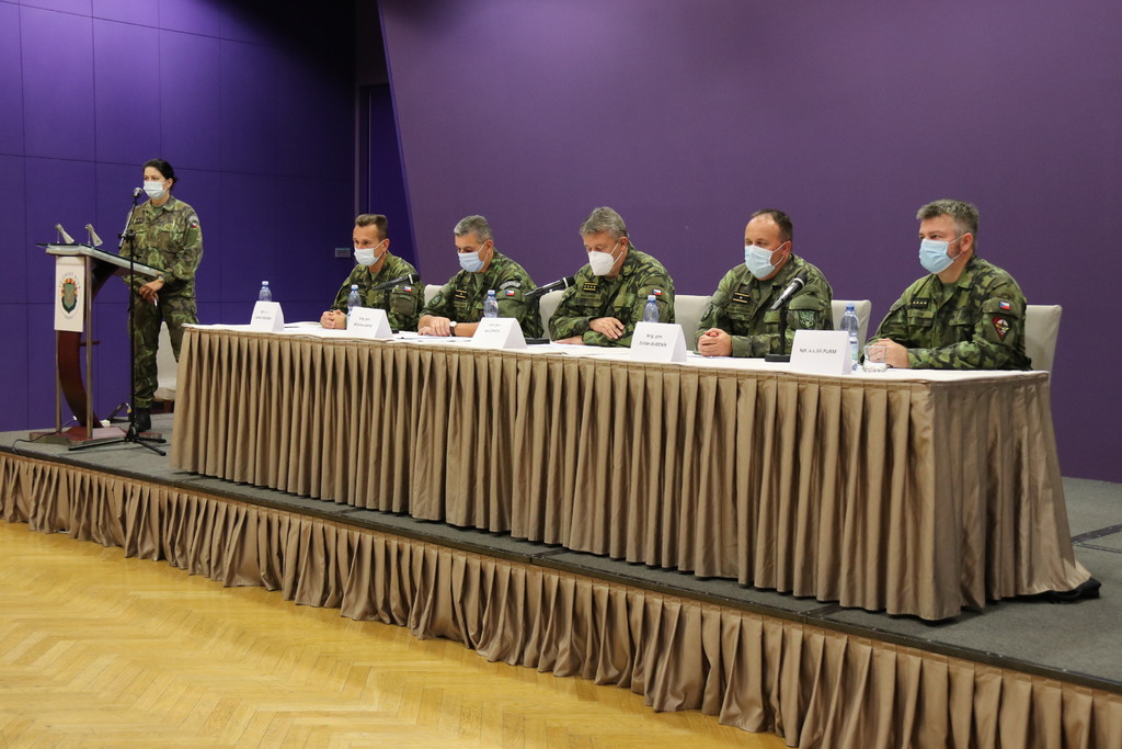 Účastníci tiskové konference 
