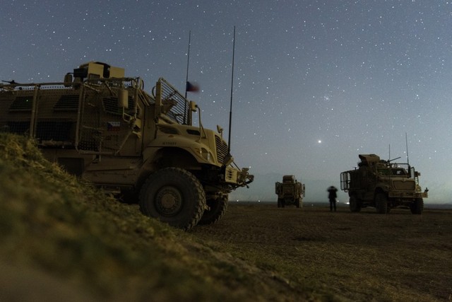  Čeští výsadkáří využívají v Afghánistánu americká obrněná vozidla MRAP