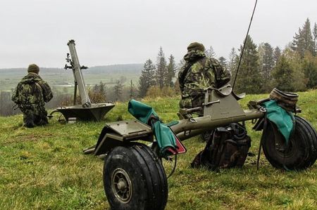 Součástí výcviku je i simulování role nepřítele