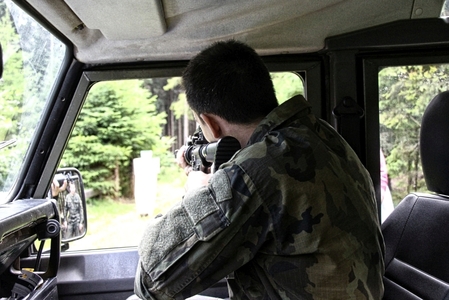  Střelba z airsoftové útočné pušky