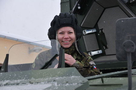 První řidičku kolového obrněného transportéru Pandur mají v Jindřichově Hradci