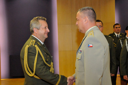 Vojáky, kteří působili v zahraničí, ocenil generál Žižka