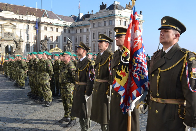Slavnostní přísaha nových vojáků Armády České republiky na Hradčanském náměstí v Praze